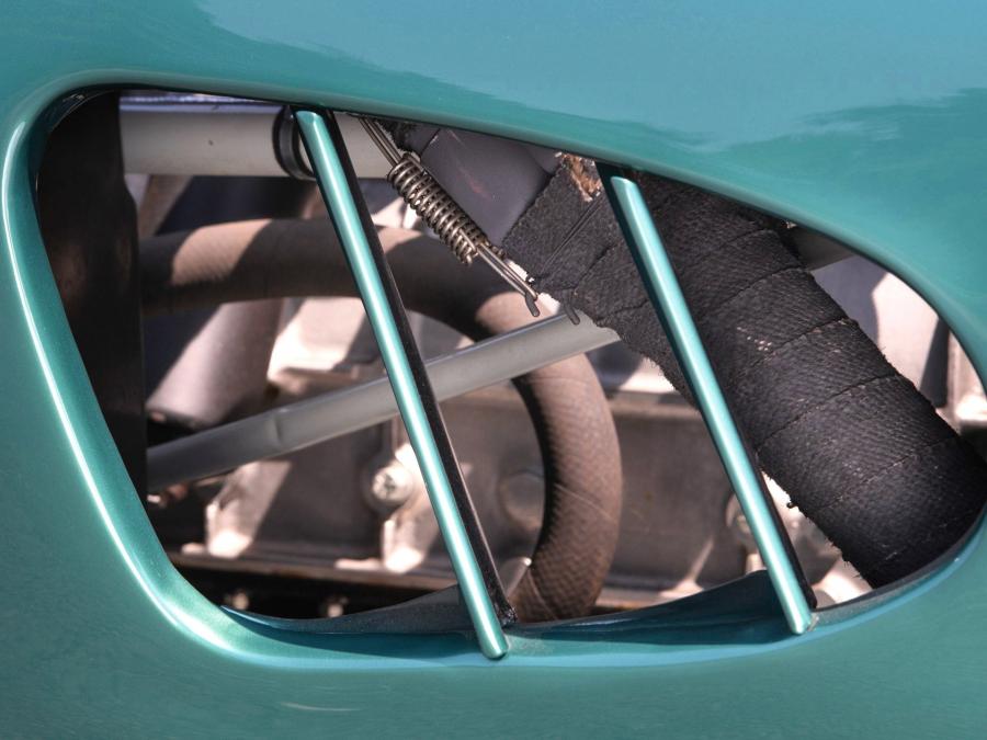 Детали экстерьера Aston Martin DBR1 (001) 1956 года  (фото 19 из 52)